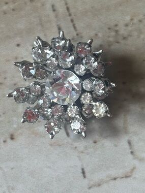 Vintage snowflake rhinestone brooch